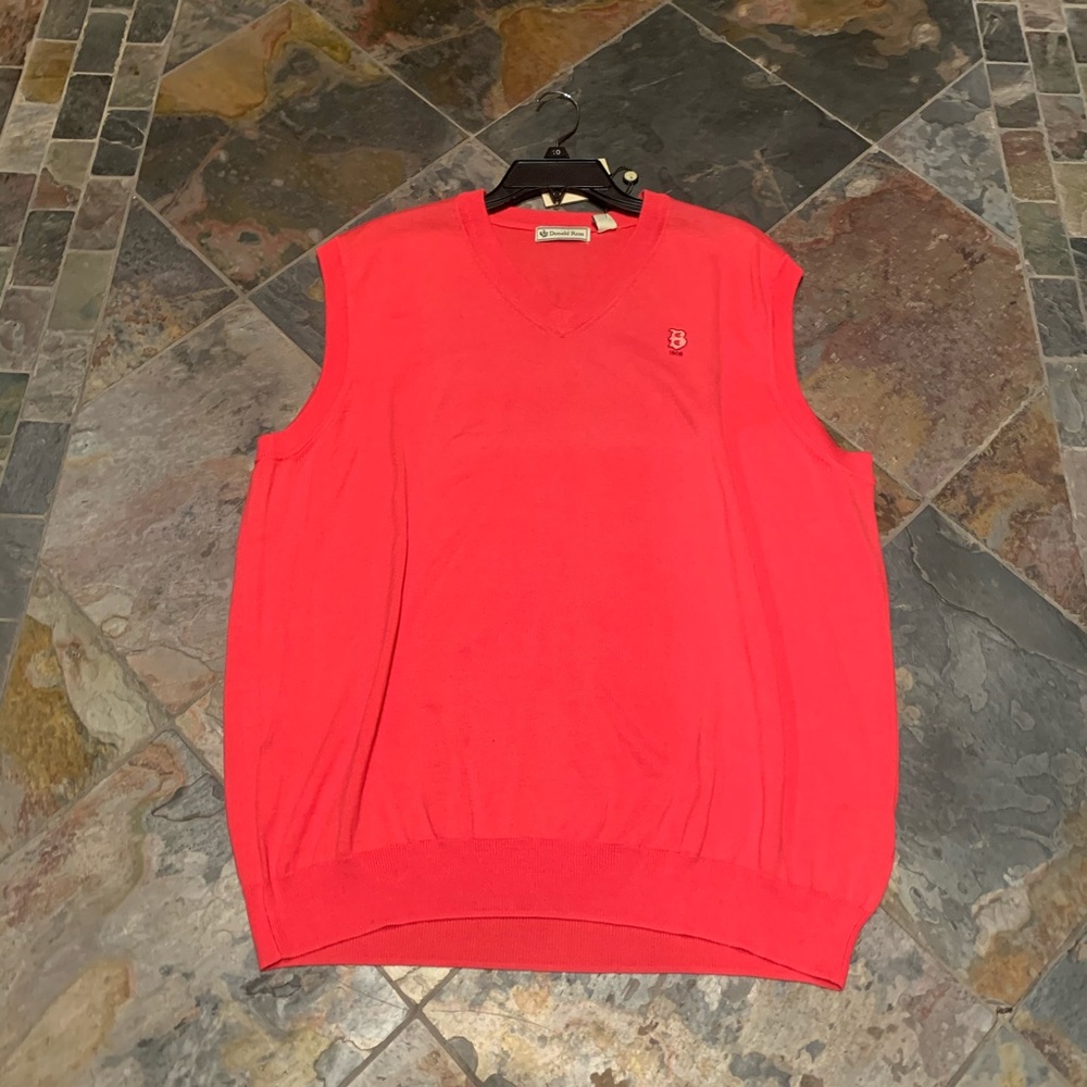 NWT - Donald Ross V Neck Pullover - XL